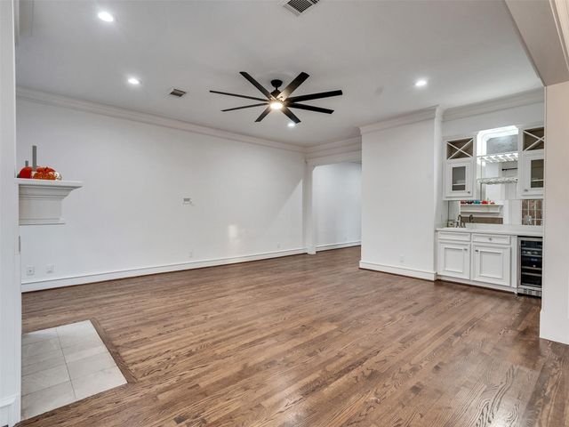 2525 Nantucket Drive 8, Houston, TX 77057