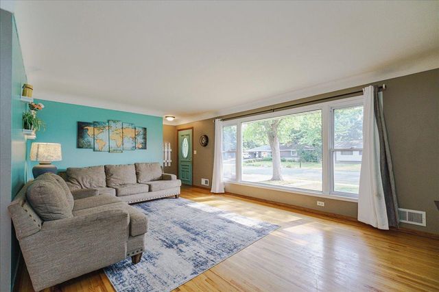 12692 Monterey Avenue S, Savage, MN 55378