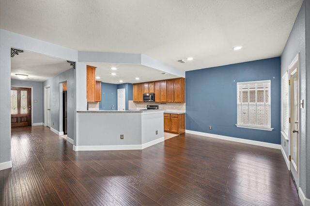 9306 Alzaada Lane, Houston, TX 77070