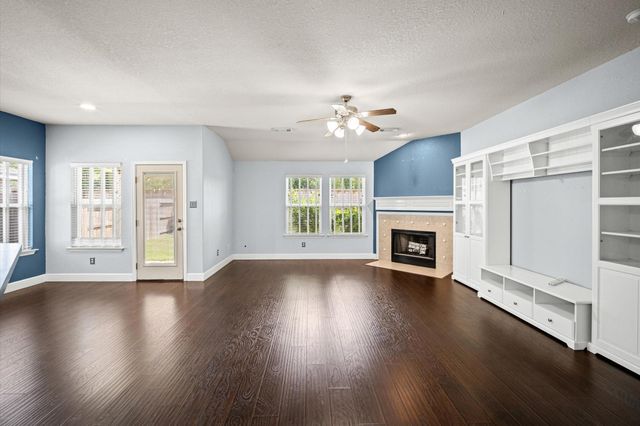 9306 Alzaada Lane, Houston, TX 77070