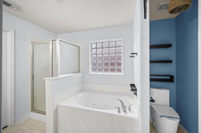 9306 Alzaada Lane, Houston, TX 77070