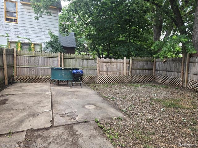 431 W Walnut Street, Kalamazoo, MI 49007