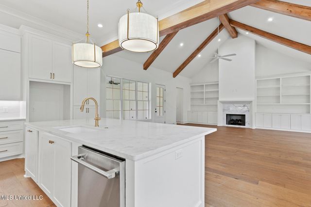 1427 Highland Park Drive, Jackson, MS 39211