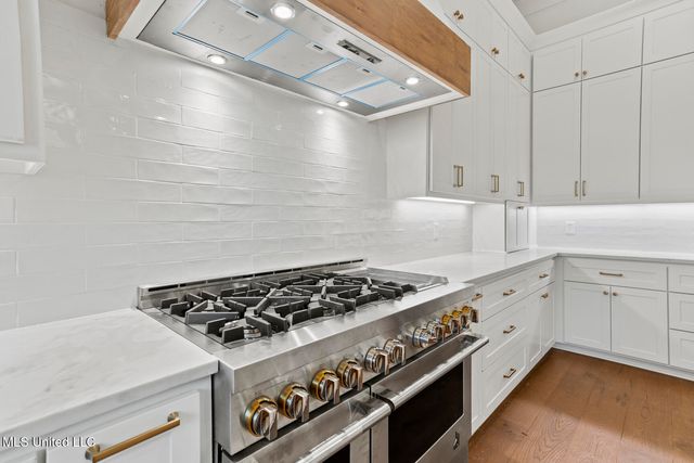 1427 Highland Park Drive, Jackson, MS 39211