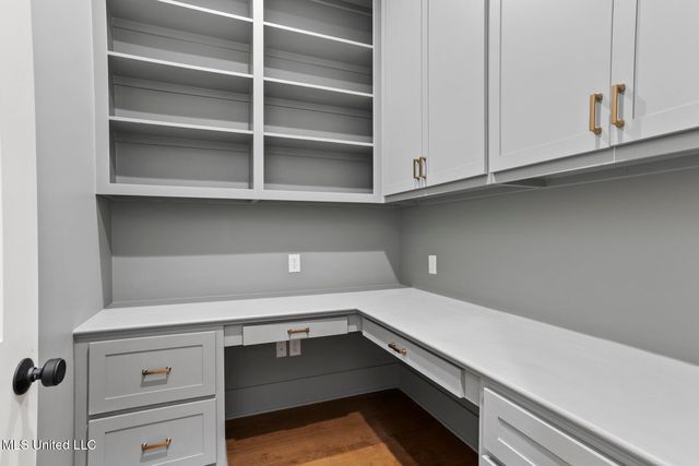 1427 Highland Park Drive, Jackson, MS 39211