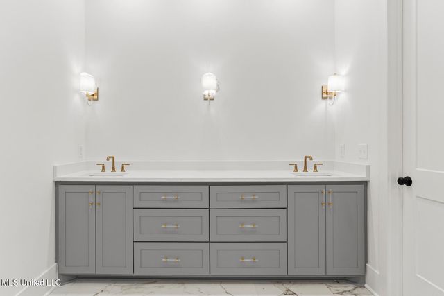 1427 Highland Park Drive, Jackson, MS 39211