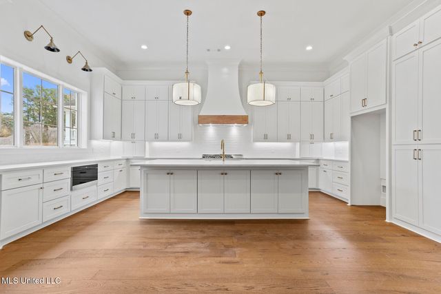 1427 Highland Park Drive, Jackson, MS 39211