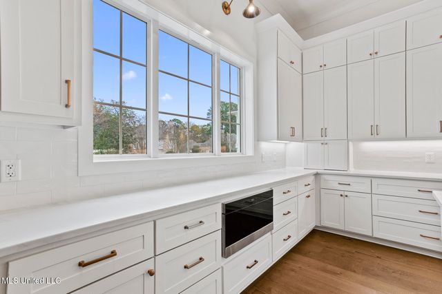 1427 Highland Park Drive, Jackson, MS 39211