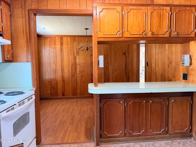911 W Elizabeth Street, Elizabeth City, NC 27909