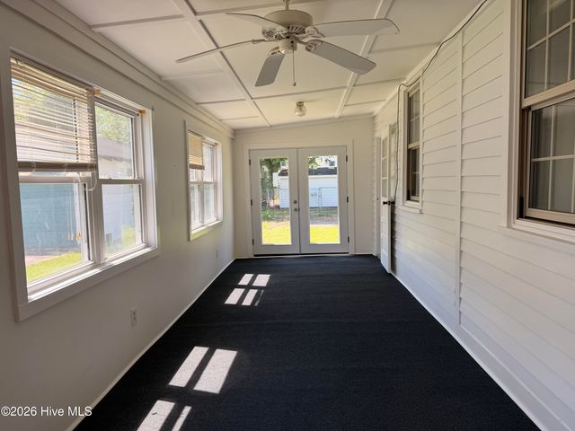 911 W Elizabeth Street, Elizabeth City, NC 27909