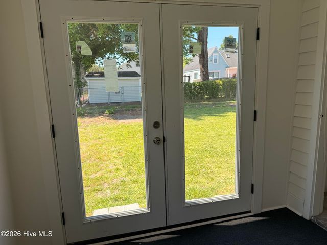 911 W Elizabeth Street, Elizabeth City, NC 27909