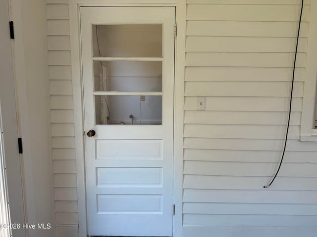 911 W Elizabeth Street, Elizabeth City, NC 27909