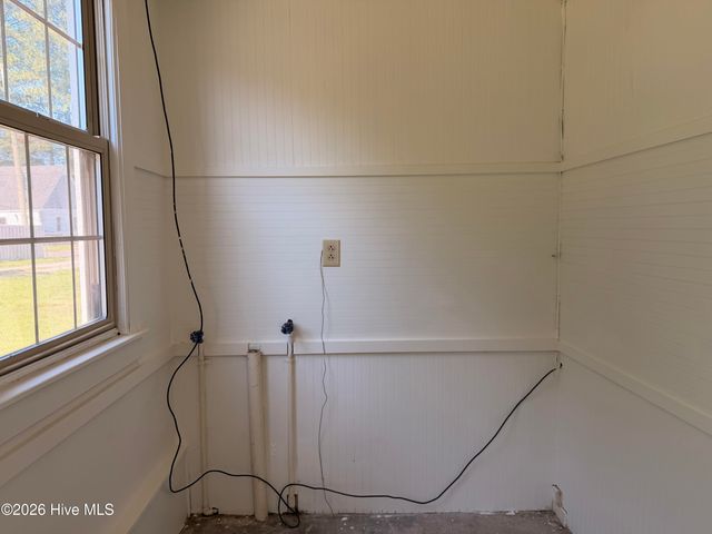 911 W Elizabeth Street, Elizabeth City, NC 27909