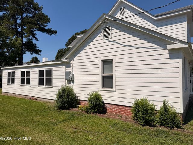 911 W Elizabeth Street, Elizabeth City, NC 27909