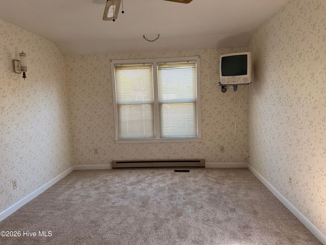 911 W Elizabeth Street, Elizabeth City, NC 27909