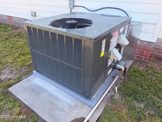 911 W Elizabeth Street, Elizabeth City, NC 27909