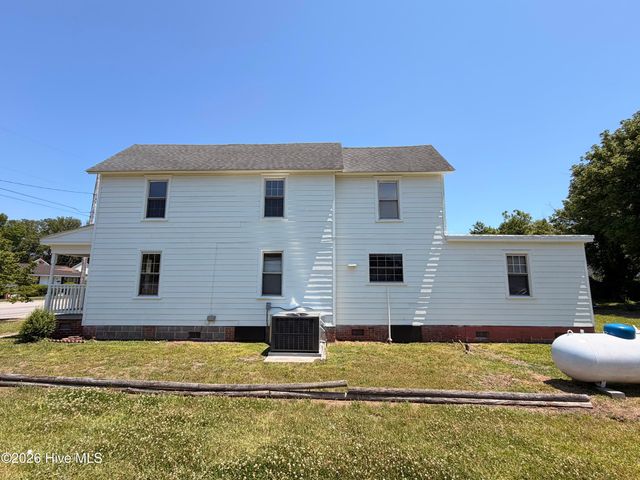 911 W Elizabeth Street, Elizabeth City, NC 27909