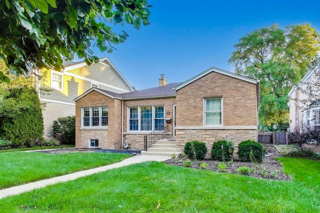 6705 N Ionia Avenue, Chicago, IL 60646