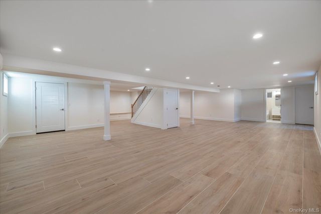 8 Van Cott Place, North Bellmore, NY 11710