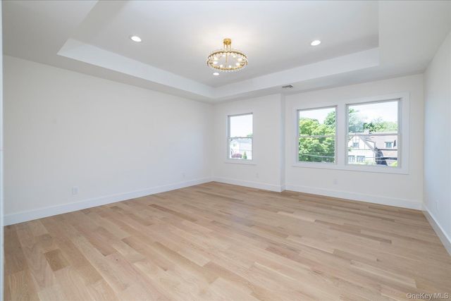 8 Van Cott Place, North Bellmore, NY 11710