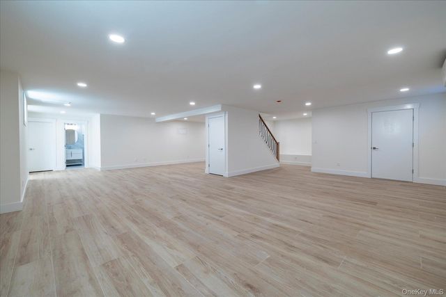 8 Van Cott Place, North Bellmore, NY 11710