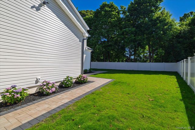8 Van Cott Place, North Bellmore, NY 11710