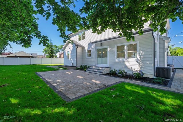 8 Van Cott Place, North Bellmore, NY 11710