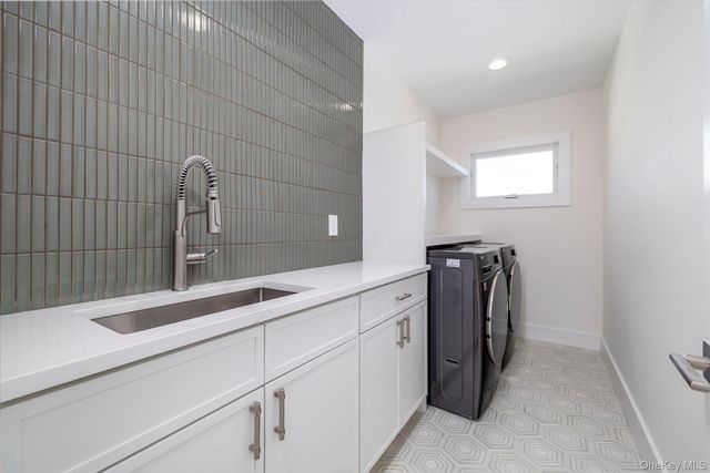 8 Van Cott Place, North Bellmore, NY 11710