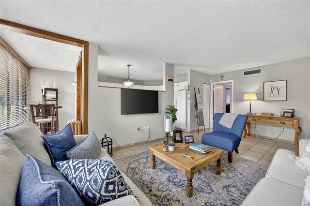 6745 SW 132nd Avenue 204, Miami, FL 33183