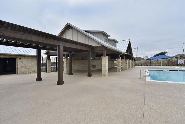 9800 Huntersville Trail, Fort Worth, TX 76108