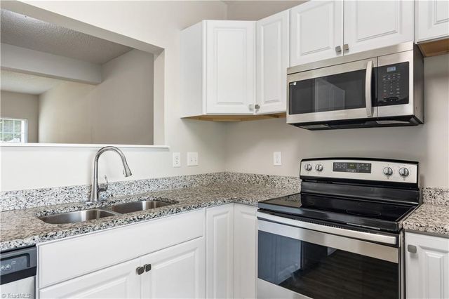 152 Queensberry Court, Greensboro, NC 27405
