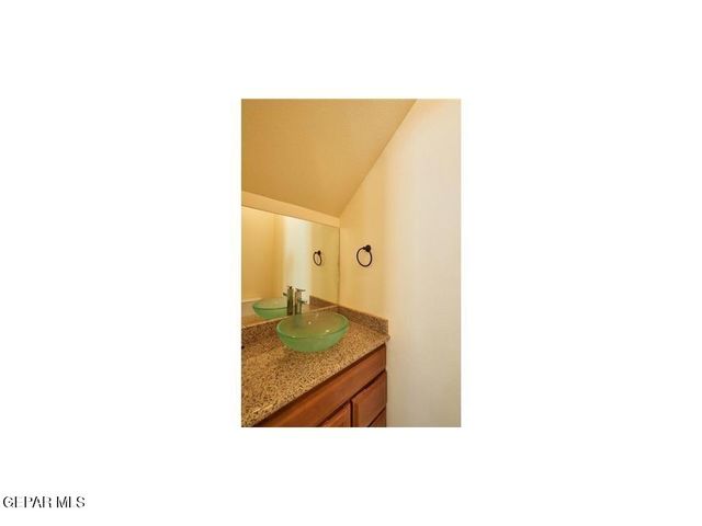 5817 Lawndale Drive 1, El Paso, TX 79912