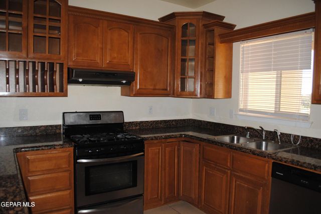 5817 Lawndale Drive 1, El Paso, TX 79912