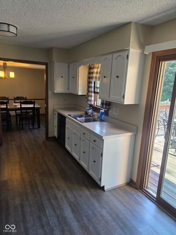 5962 Oak Hill W Drive, Plainfield, IN 46168