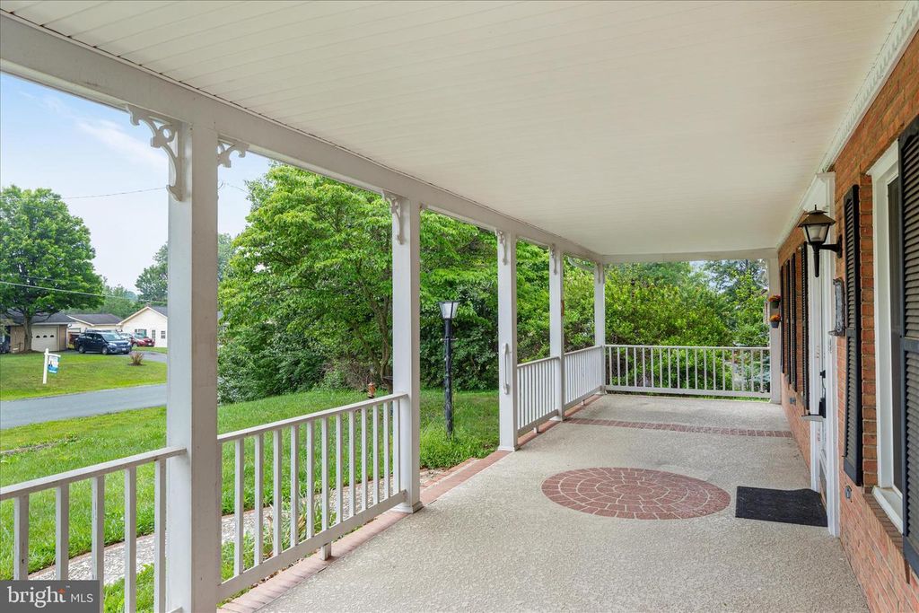 Image 21 of property listing at 111 WYTHE AVE, Stephens City, VA 22655