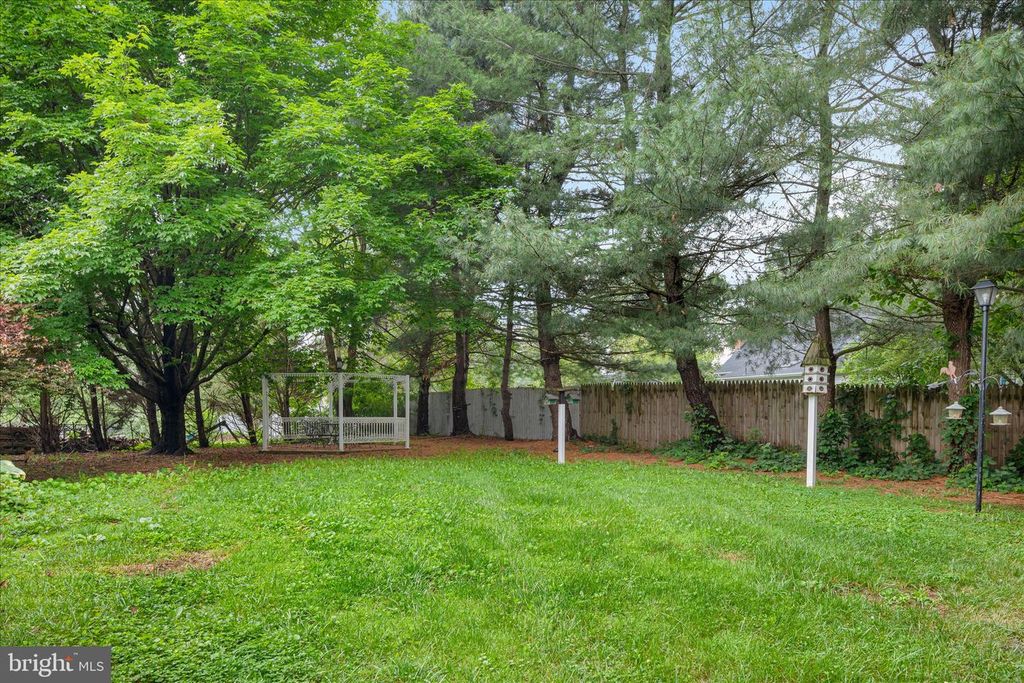 Image 23 of property listing at 111 WYTHE AVE, Stephens City, VA 22655