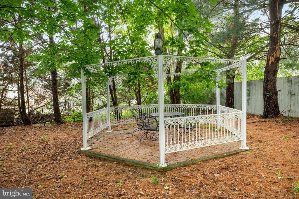 Image 27 of property listing at 111 WYTHE AVE, Stephens City, VA 22655
