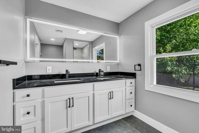 14 MELBOURNE LN, Willingboro, NJ 08046