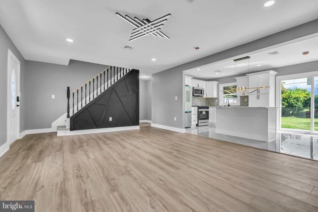 14 MELBOURNE LN, Willingboro, NJ 08046