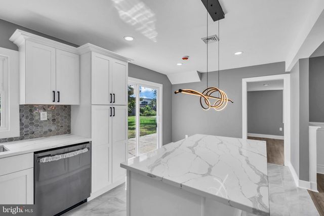 14 MELBOURNE LN, Willingboro, NJ 08046