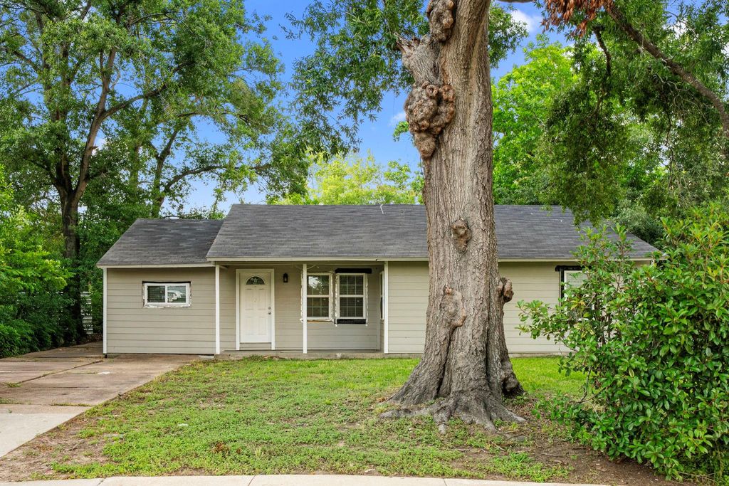 5835 Southseas Street, Houston, TX 77033