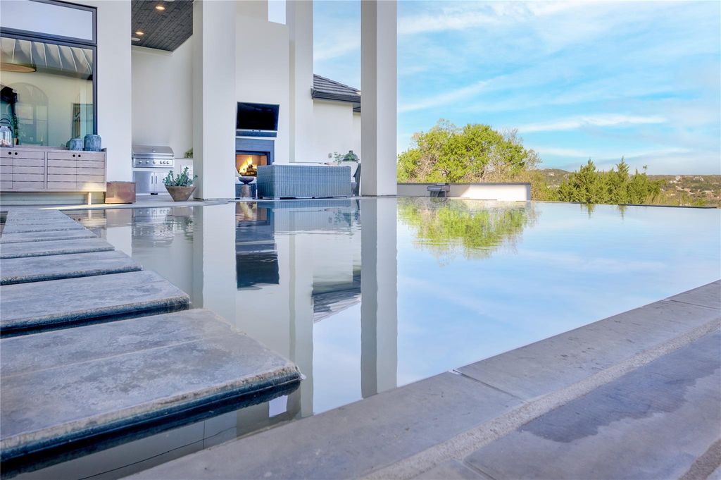 4300 Derrick CV, Spicewood, TX 78669