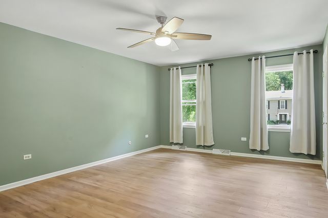 6710 Connecticut Trail, Crystal Lake, IL 60012