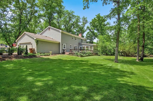 6710 Connecticut Trail, Crystal Lake, IL 60012