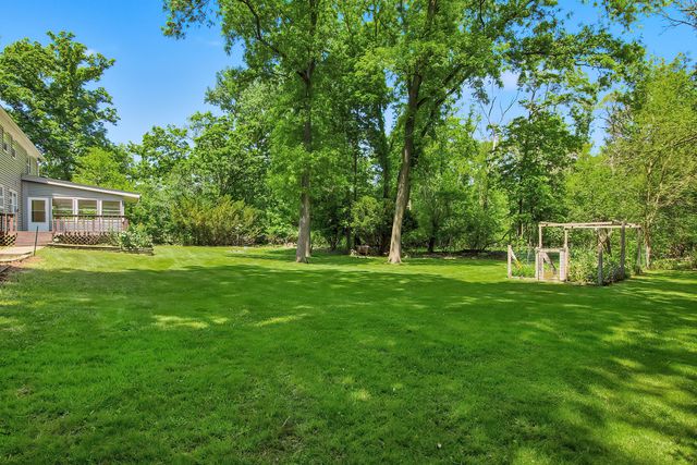 6710 Connecticut Trail, Crystal Lake, IL 60012