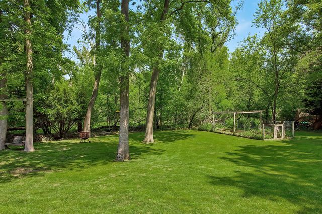 6710 Connecticut Trail, Crystal Lake, IL 60012