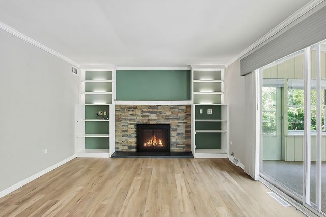 6710 Connecticut Trail, Crystal Lake, IL 60012