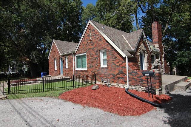 5840 Blue Ridge Boulevard, Raytown, MO 64133