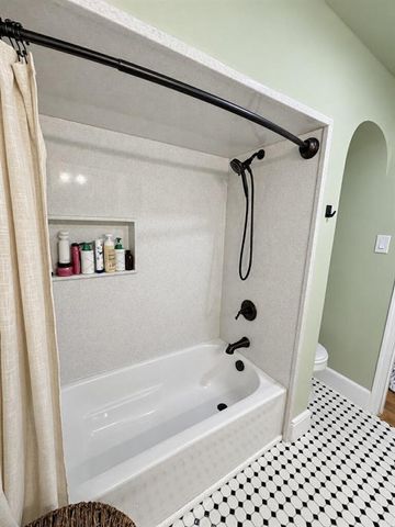 5840 Blue Ridge Boulevard, Raytown, MO 64133