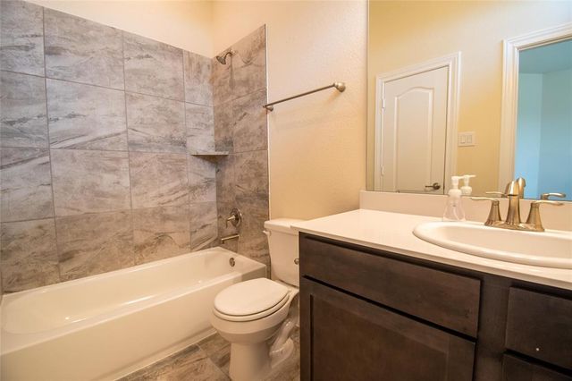 11823 Champions Forest Drive, Dayton, TX 77535